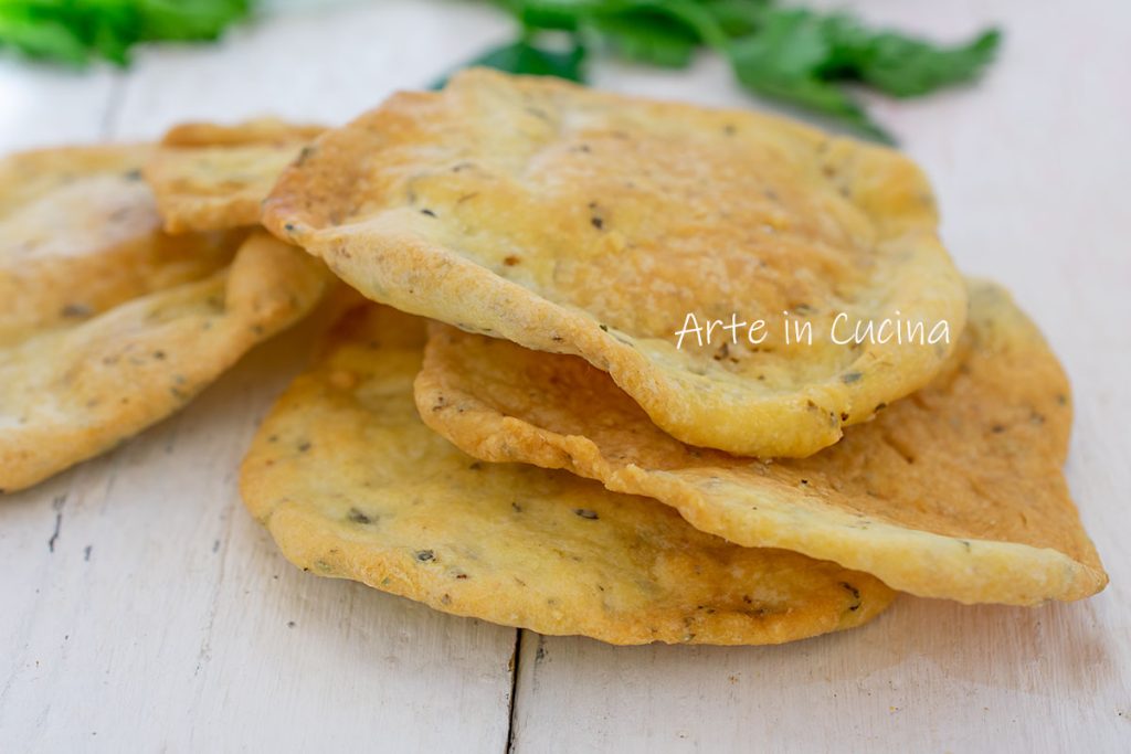 Folhados rústicos de queijo rápidos