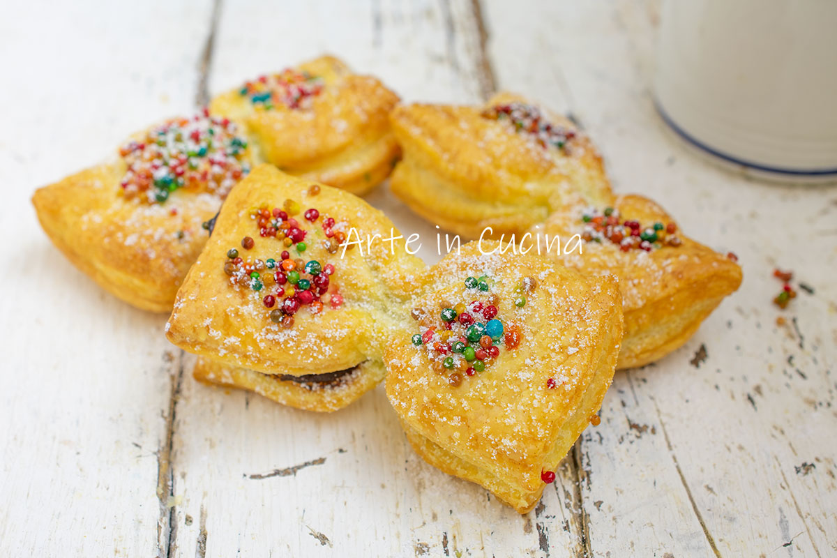 Lacinhos de Carnaval com massa folhada e Nutella