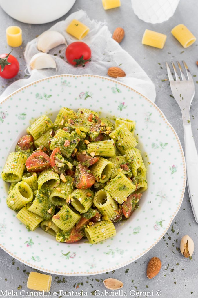 macarrão com pesto de rúcula