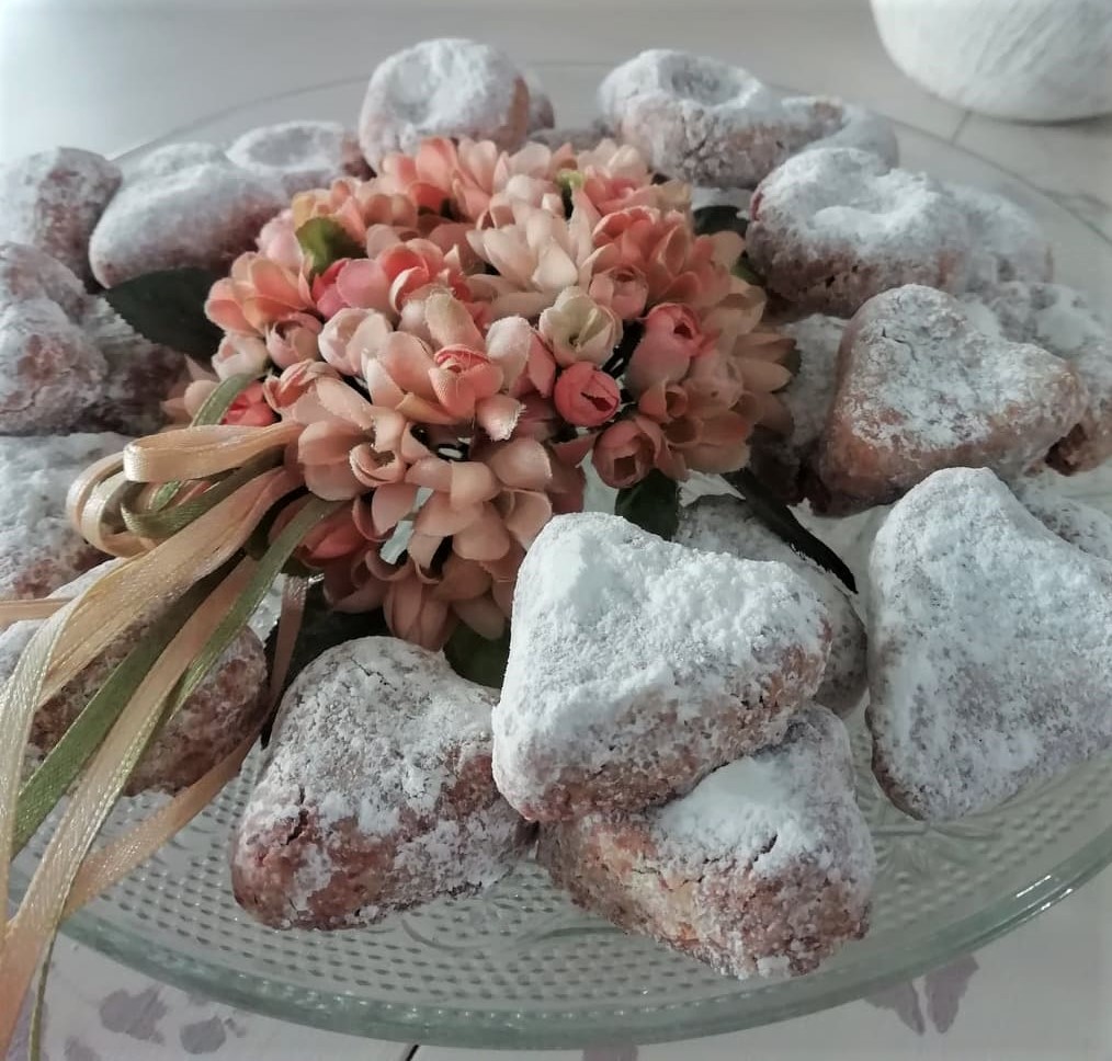 DOCINHOS DE MASSA DE AMÊNDOA