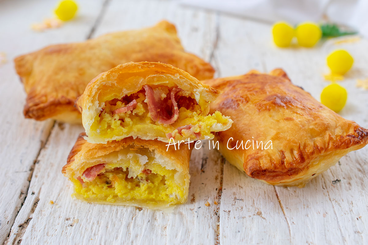 Folhados com queijo e embutidos