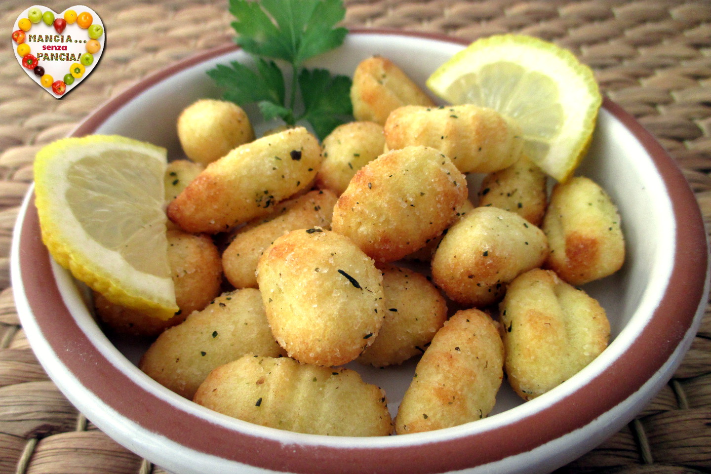 Nhoque de batata frito na fritadeira a ar