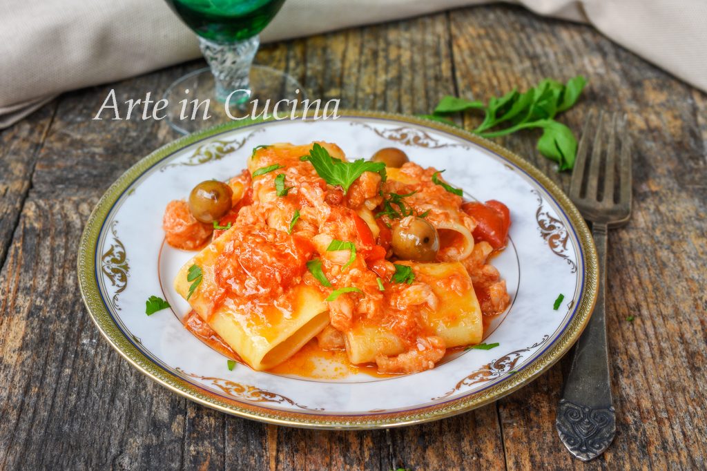 Paccheri com bacalhau e azeitonas cremosos