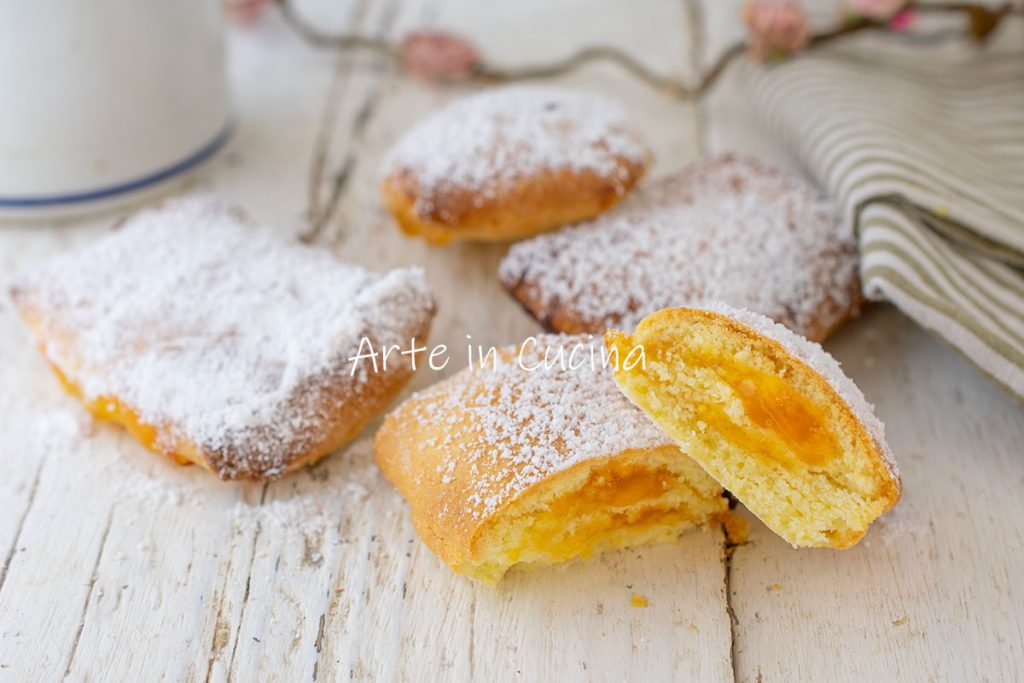Pãezinhos recheados com geleia biscoitos macios