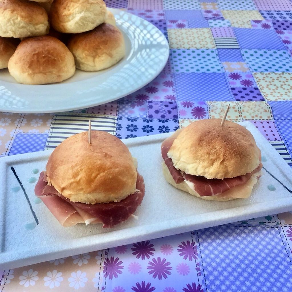 pães de leite buffet casa