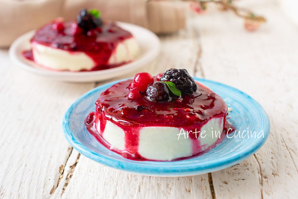 Pannacotta com frutas vermelhas