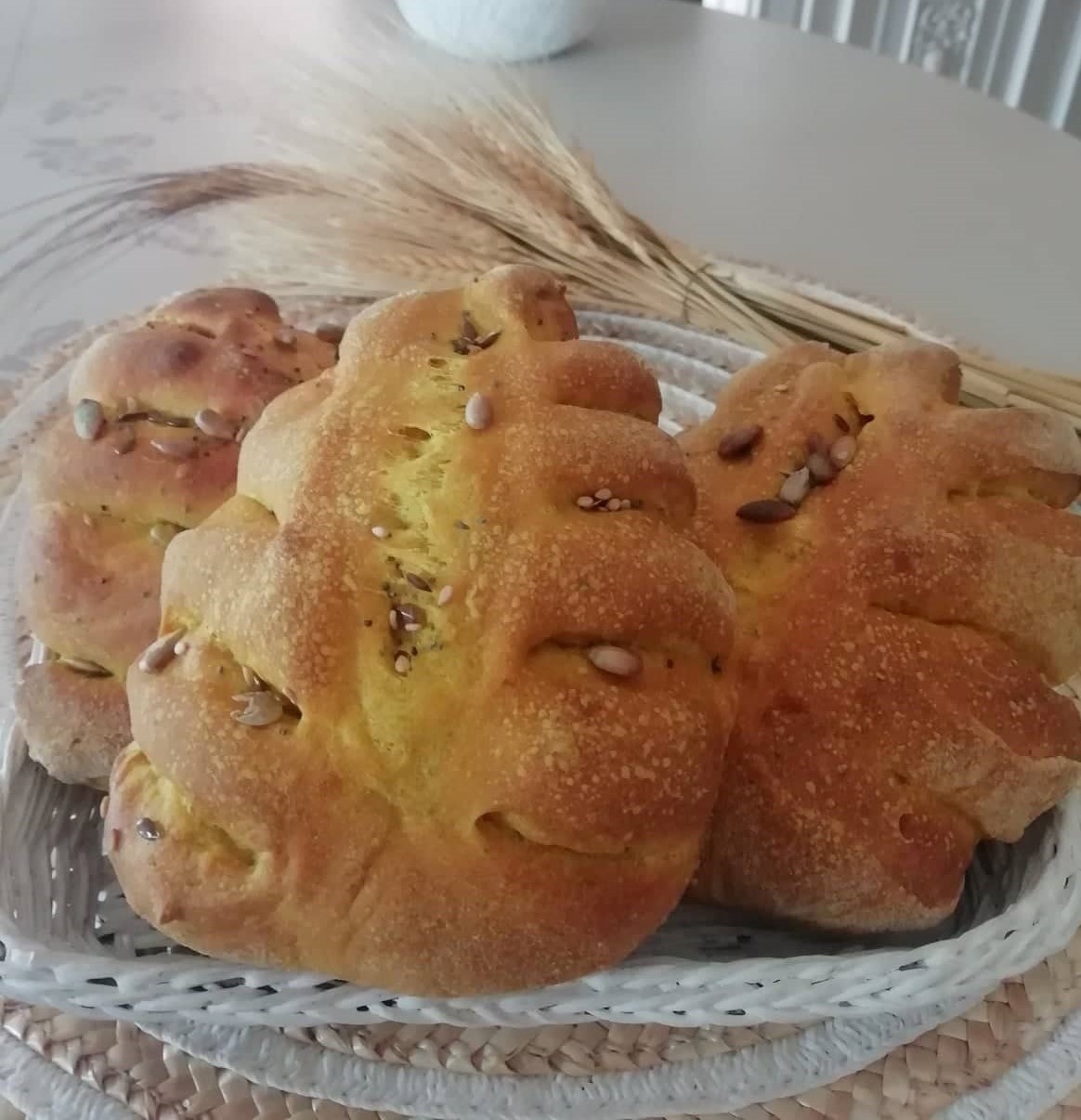 PÃO ESPIGA com cúrcuma e sementes variadas