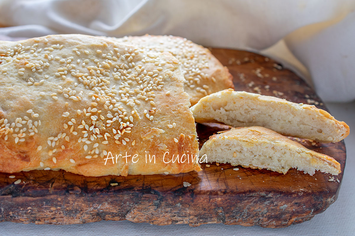 Pão rápido e macio com sementes de gergelim