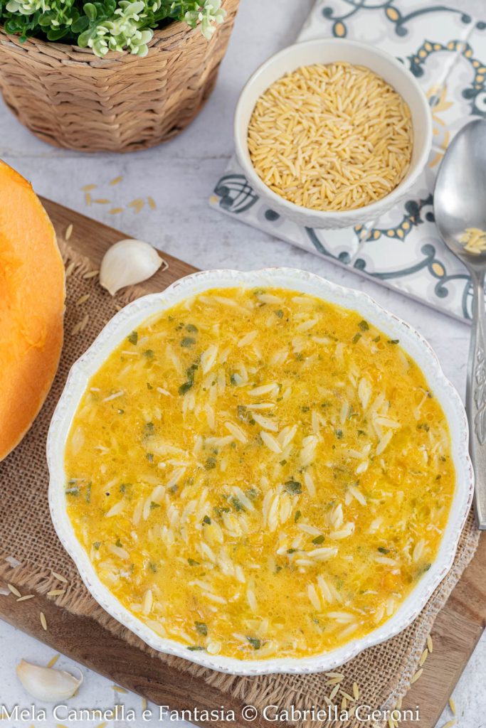 pastinha com creme de abóbora e gorgonzola