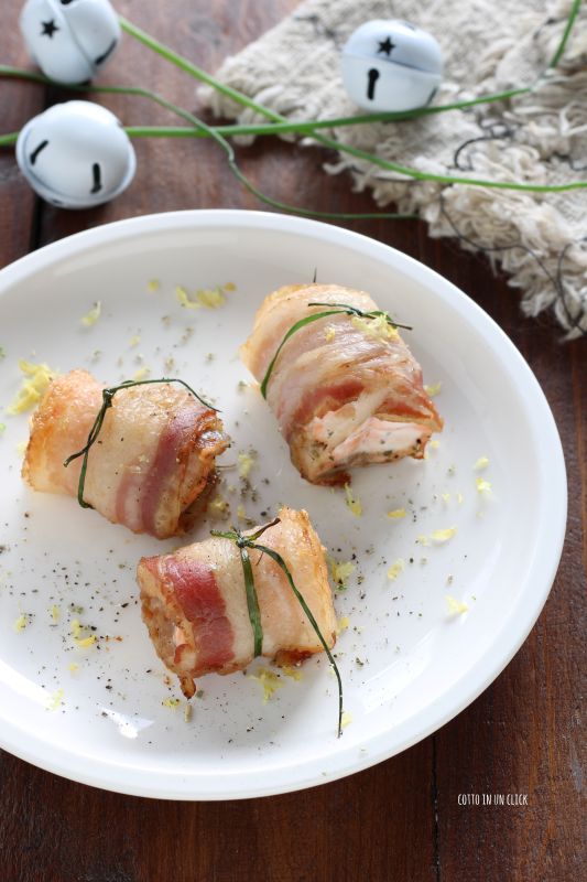 bocadinhos de salmão e bacon assados