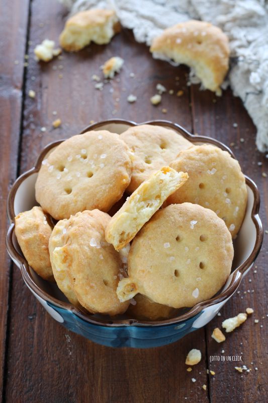 crackers de queijo feitos em casa