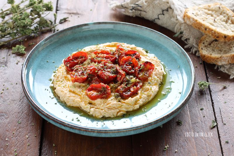 Creme de feta com tomatinhos assados