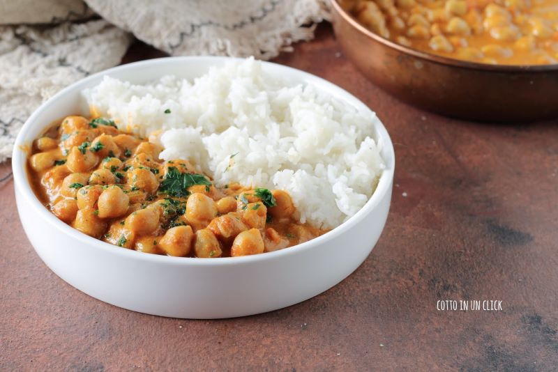 Curry de grão-de-bico na panela de pressão elétrica