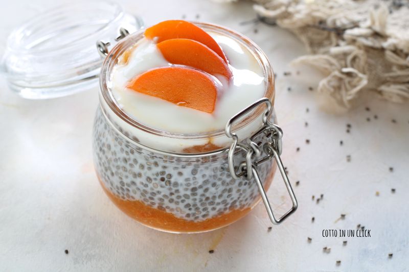 Pudim de chia com damascos