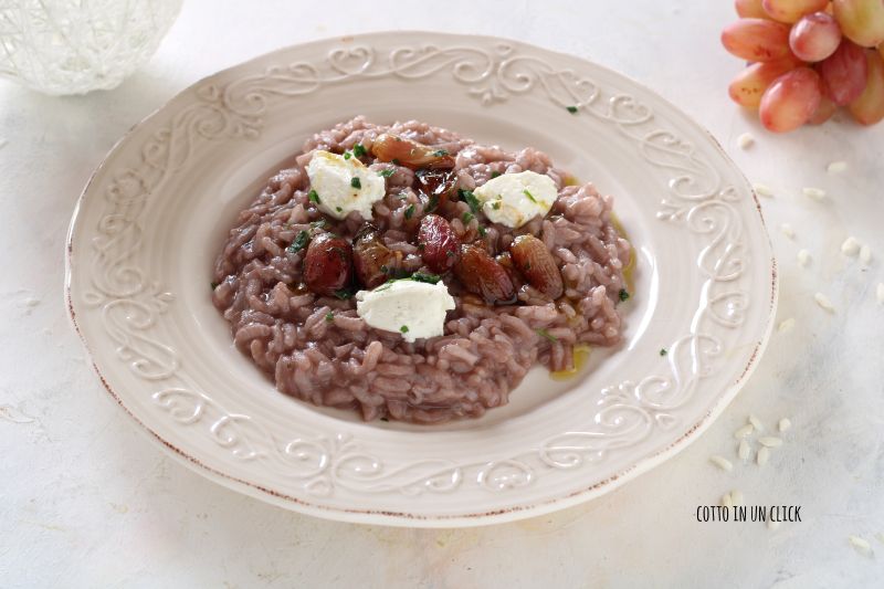 Risoto ao vinho tinto e uva na panela de pressão
