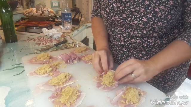 Bocadinhos de presunto, frango e couve-romanesco