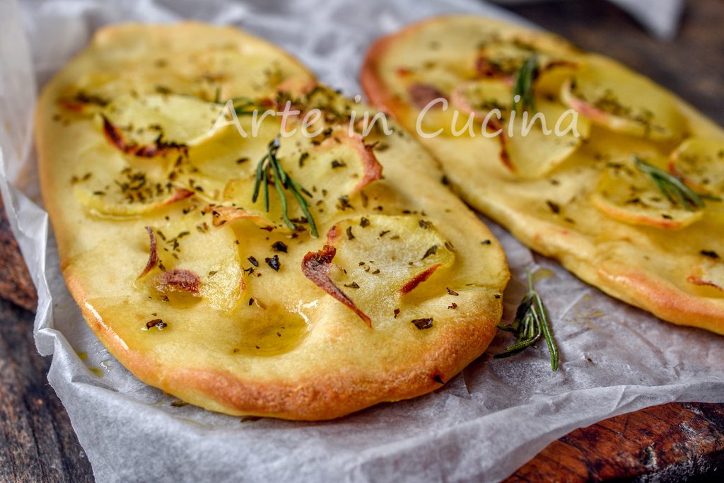 Pizzinhas com batatas e orégano rápidas