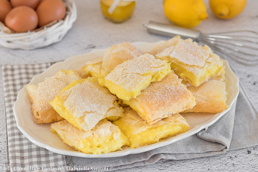 Quadradinhos de creme de limão com massa folhada