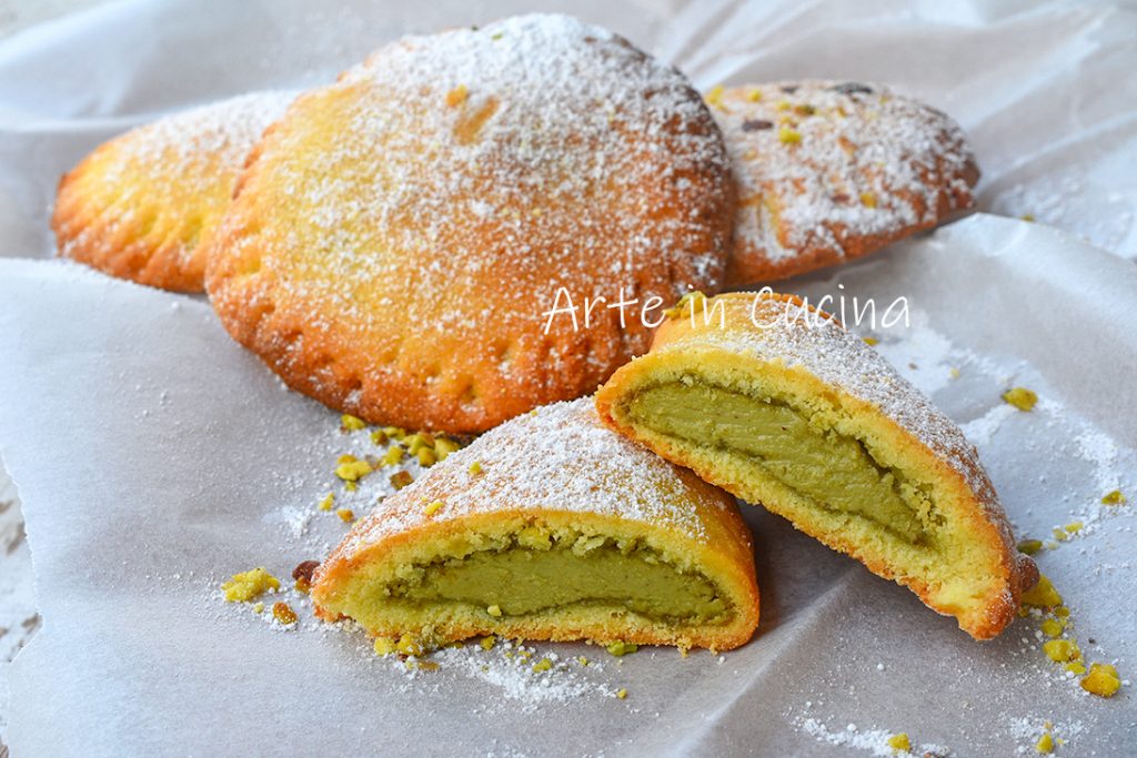 Ravioli de pistache biscoitos de massa recheada
