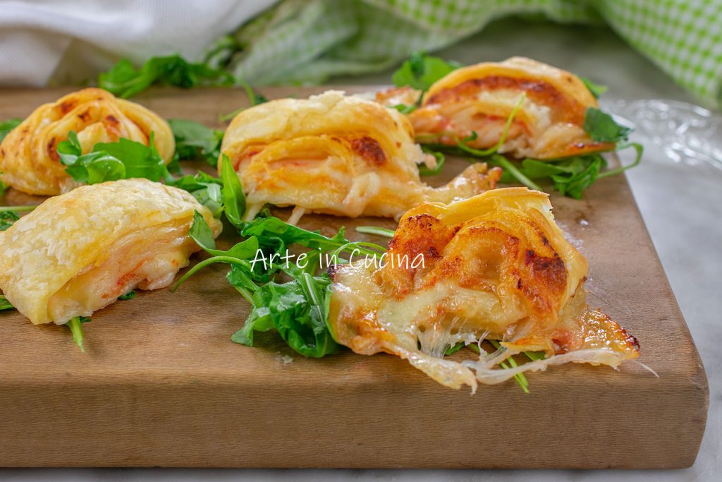 Rolinhos de mozzarella e tomate rápidos