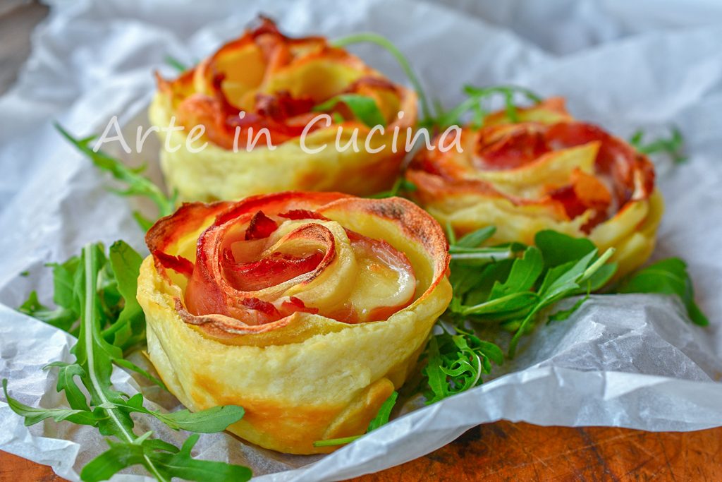 Rosas de batata e speck com massa folhada rápidas aperitivo Natal