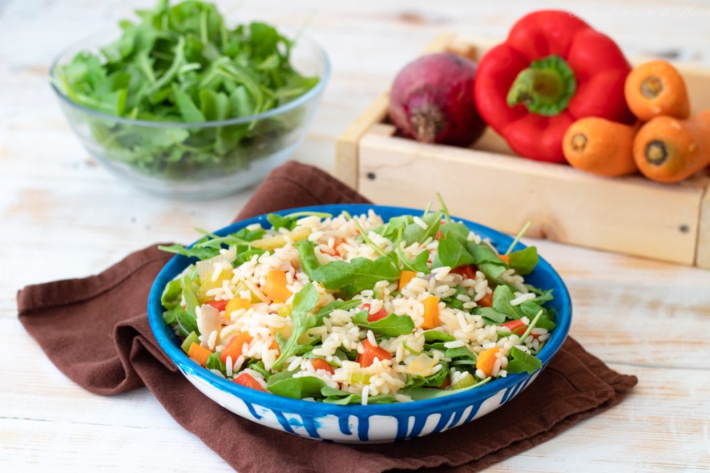 salada de arroz com legumes