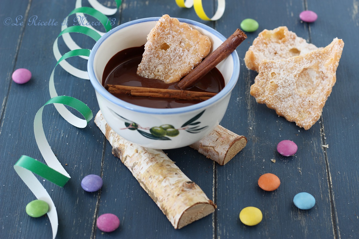 Sanguinaccio e Chiacchiere de Carnaval crocantes e leves, com todos os segredos. Receita dupla.