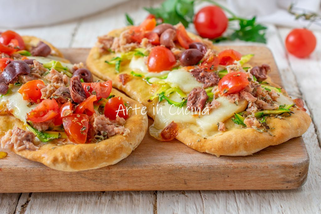 Schiacciatine atum abobrinha e tomates