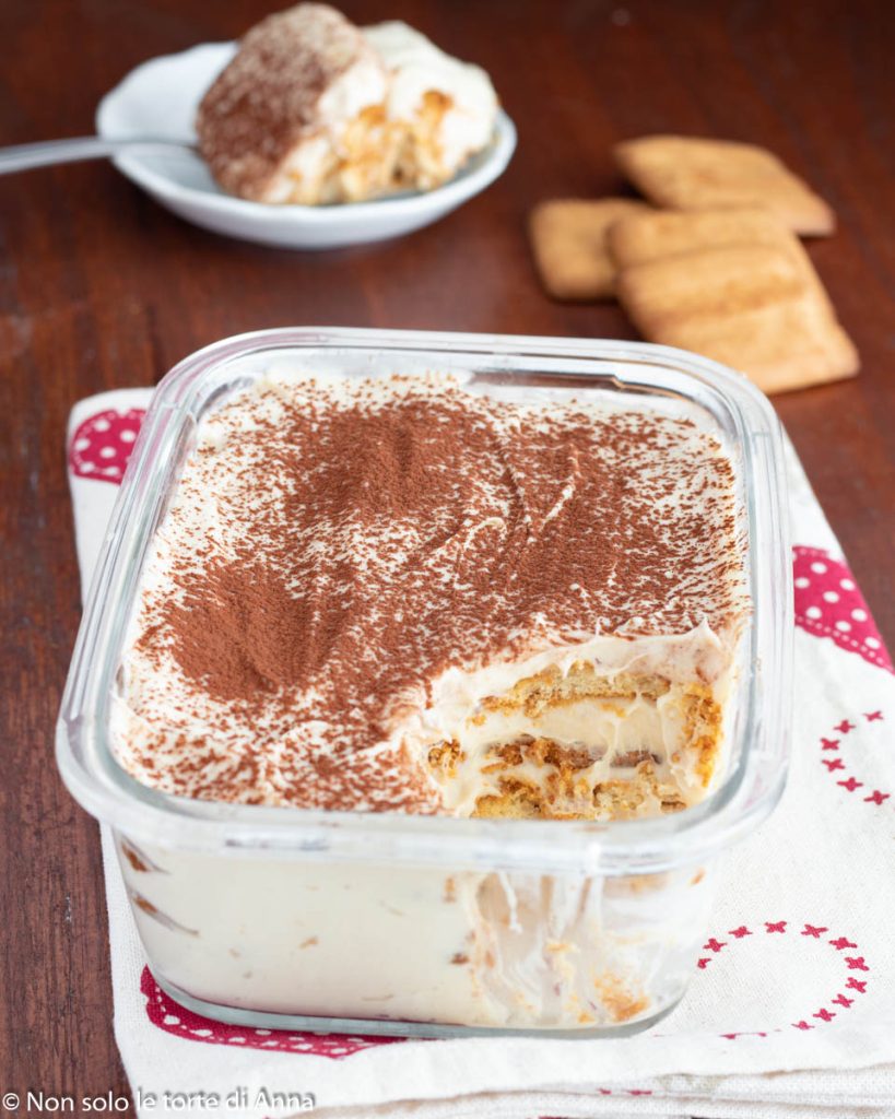 semifreddo creme de café e biscoitos