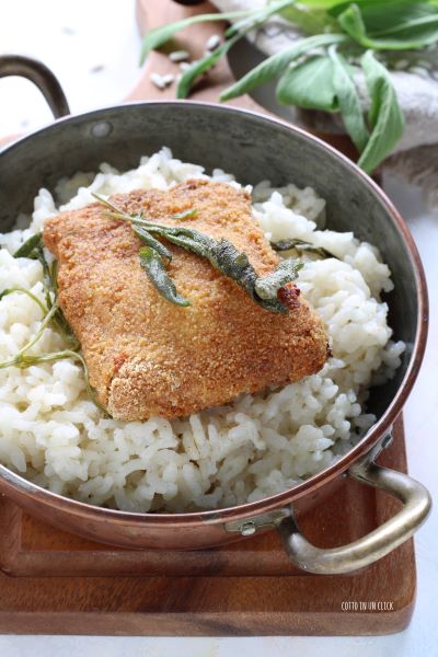 sirva o arroz com o filé de peixe e mais manteiga e sálvia