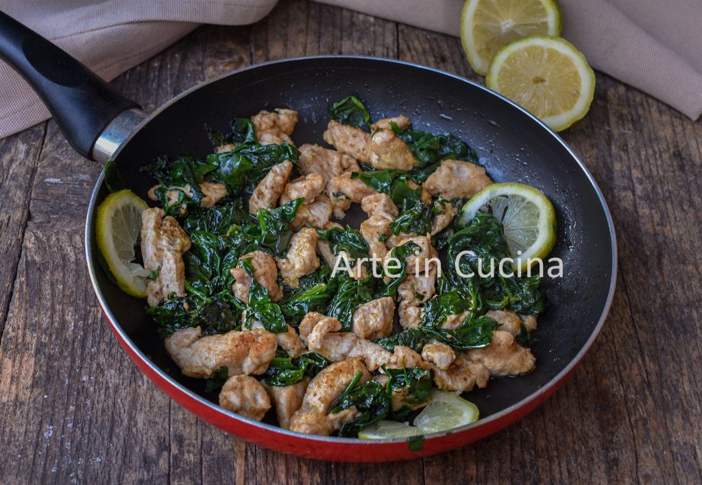 Tirinhas de frango e espinafre ao limão