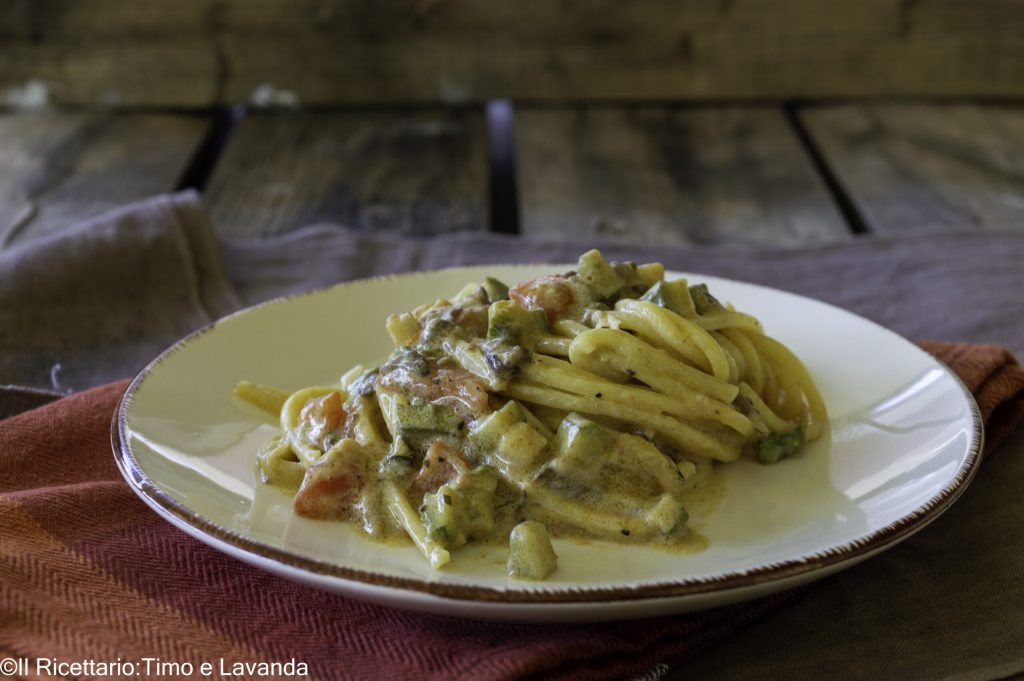 tonnarelli com legumes e creme de ricota