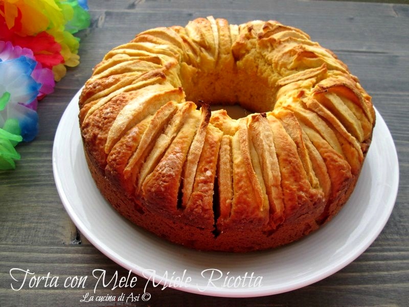 Torta com maçãs, mel e ricota