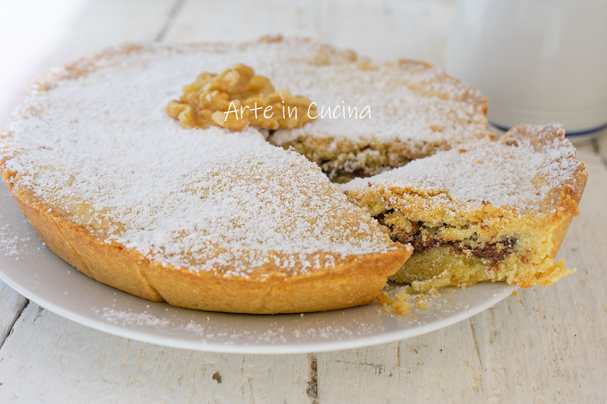 Torta de massa podre com nozes e Nutella