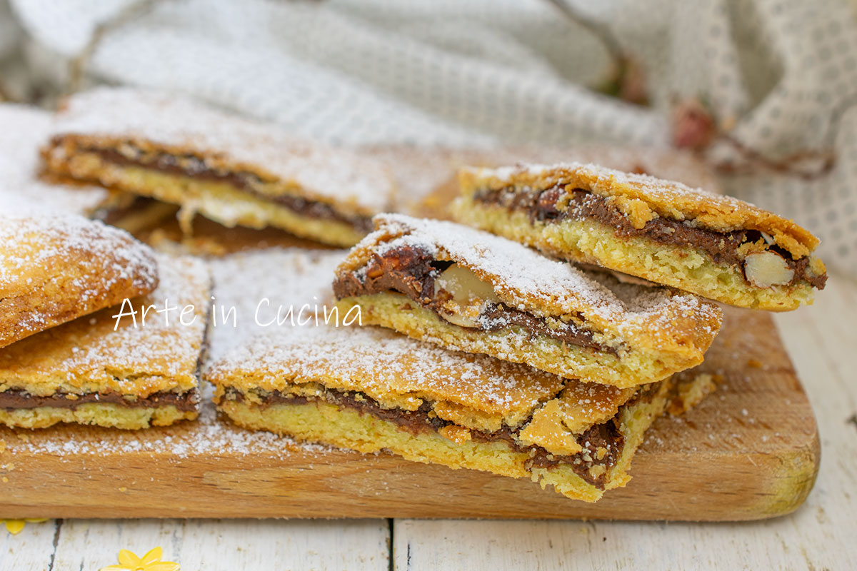 TORTA RÁPIDA COM NUTELLA e amêndoas