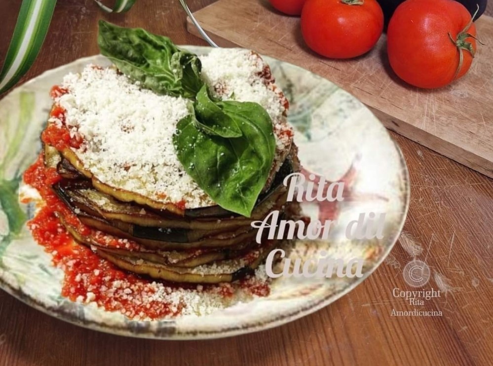 Tortinha de berinjela e peixe-espada ao forno