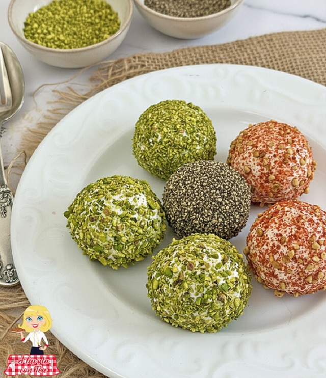 BOLINHAS DE QUEIJO E PRESUNTO