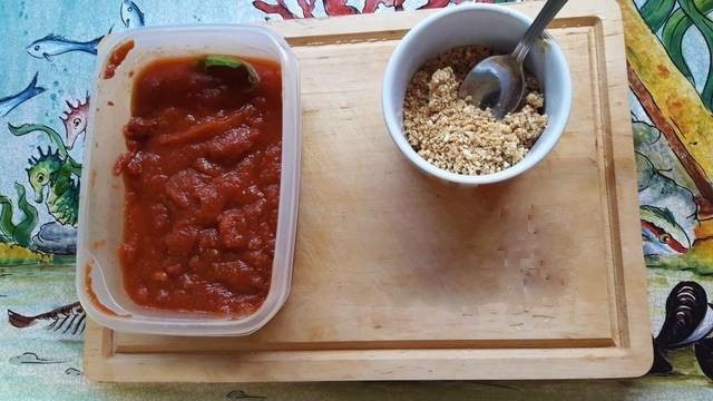 Tortinha de berinjela e peixe-espada ao forno