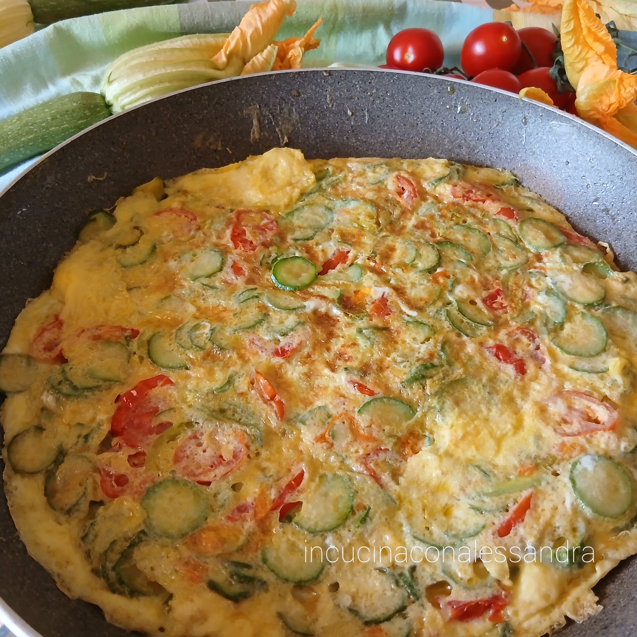 Fritada de abobrinha e tomatinhos