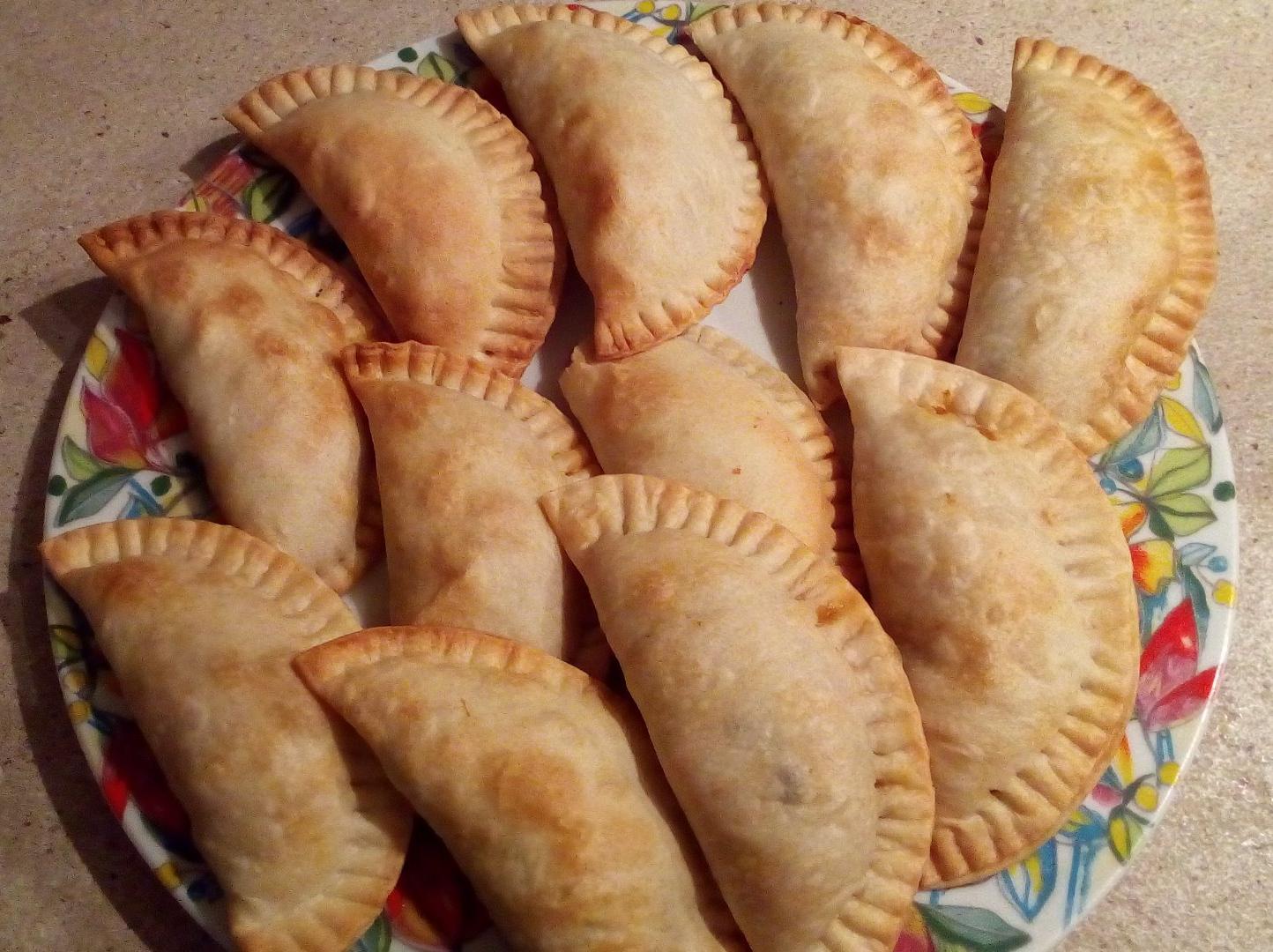 Pastéis recheados com peixe