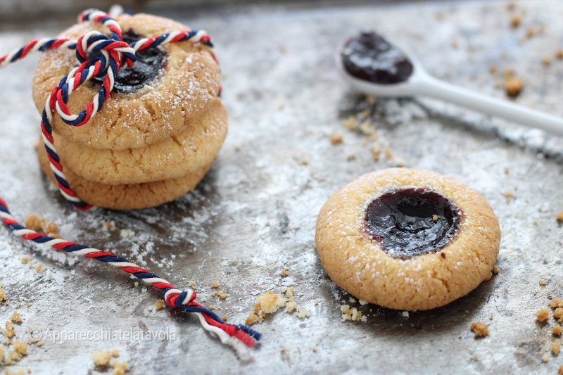 Biscoitos macios com geleia