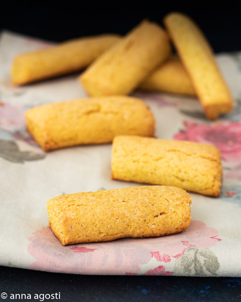 Biscoitos para molhar sem glúten com farinha de milho