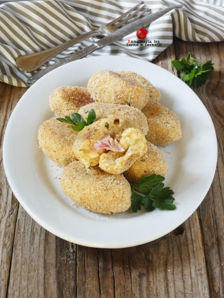 Bolinho de batata recheado no forno v2