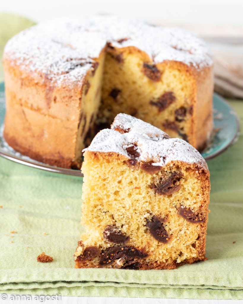 Bolo de Figos Secos e Uvas Passas