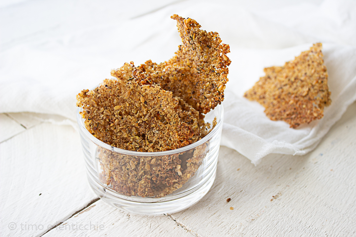 Chips de quinoa com ervas
