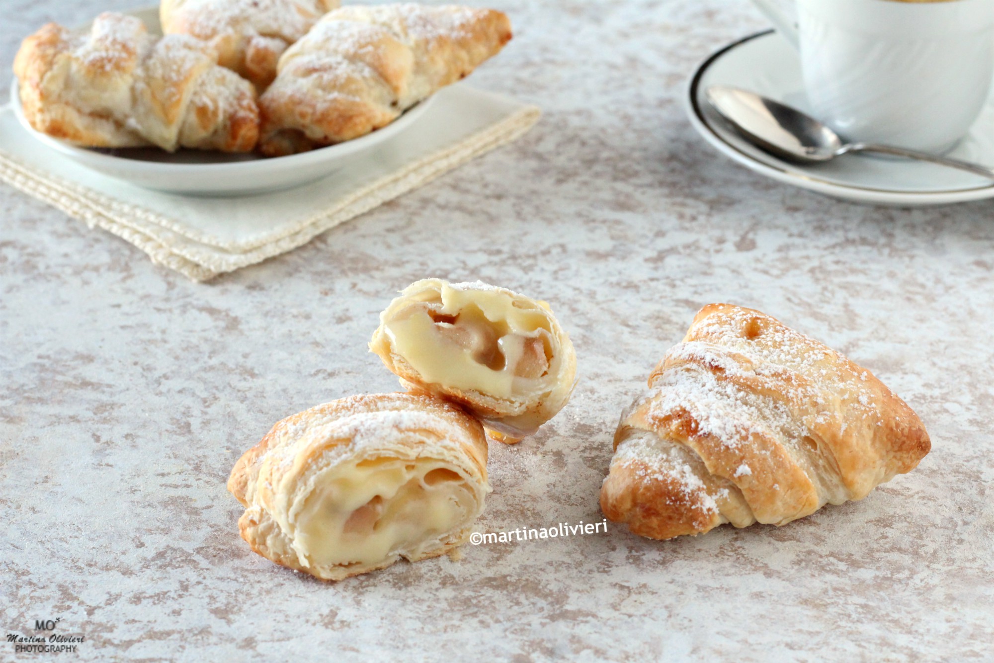 Conchas de massa folhada com maçãs e creme