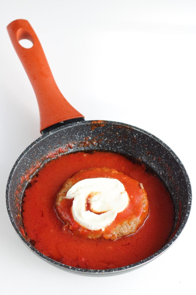 hambúrguer à pizzaiola mozzarella