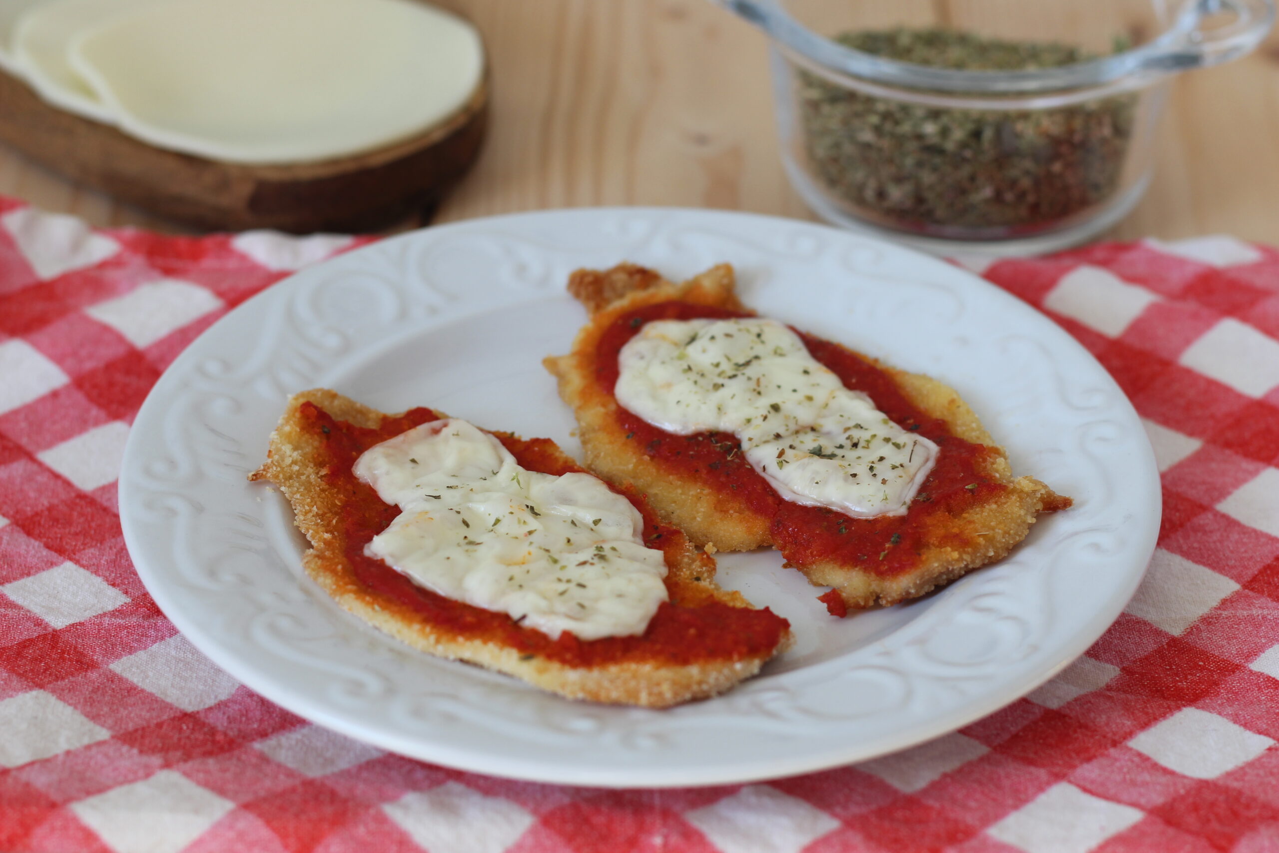 Bifes de frango à pizzaiola assados