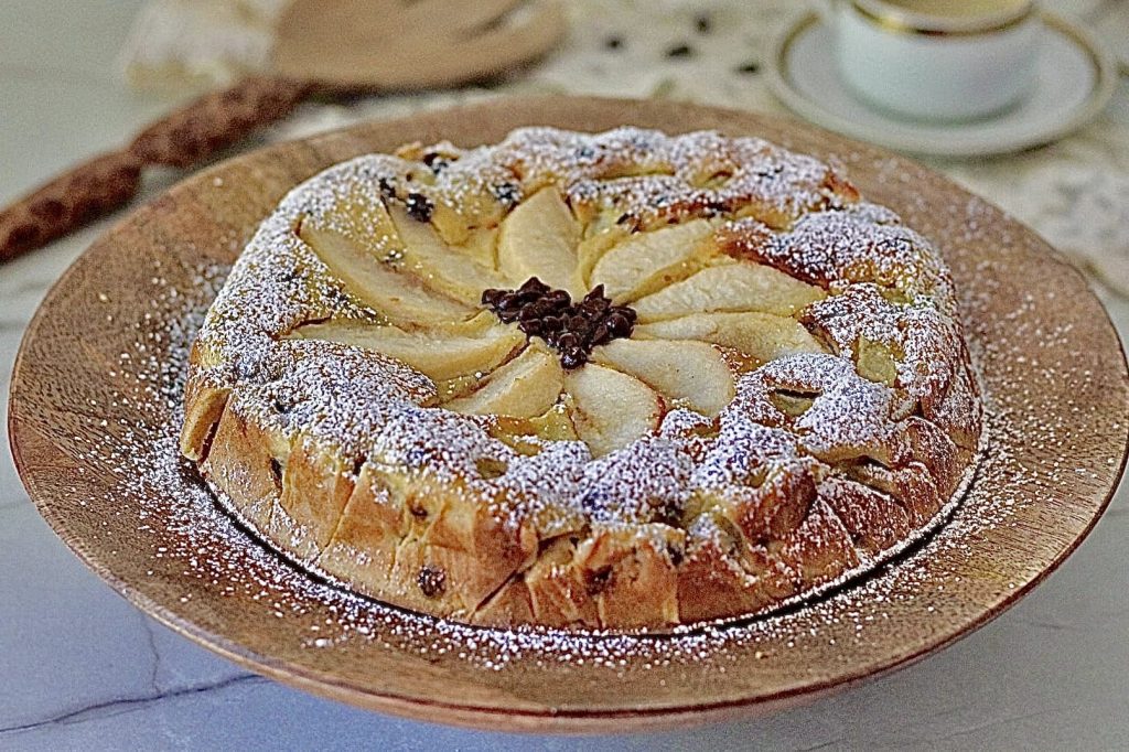 Bolo com peras e chocolate, faço boa figura sem complicar a vida