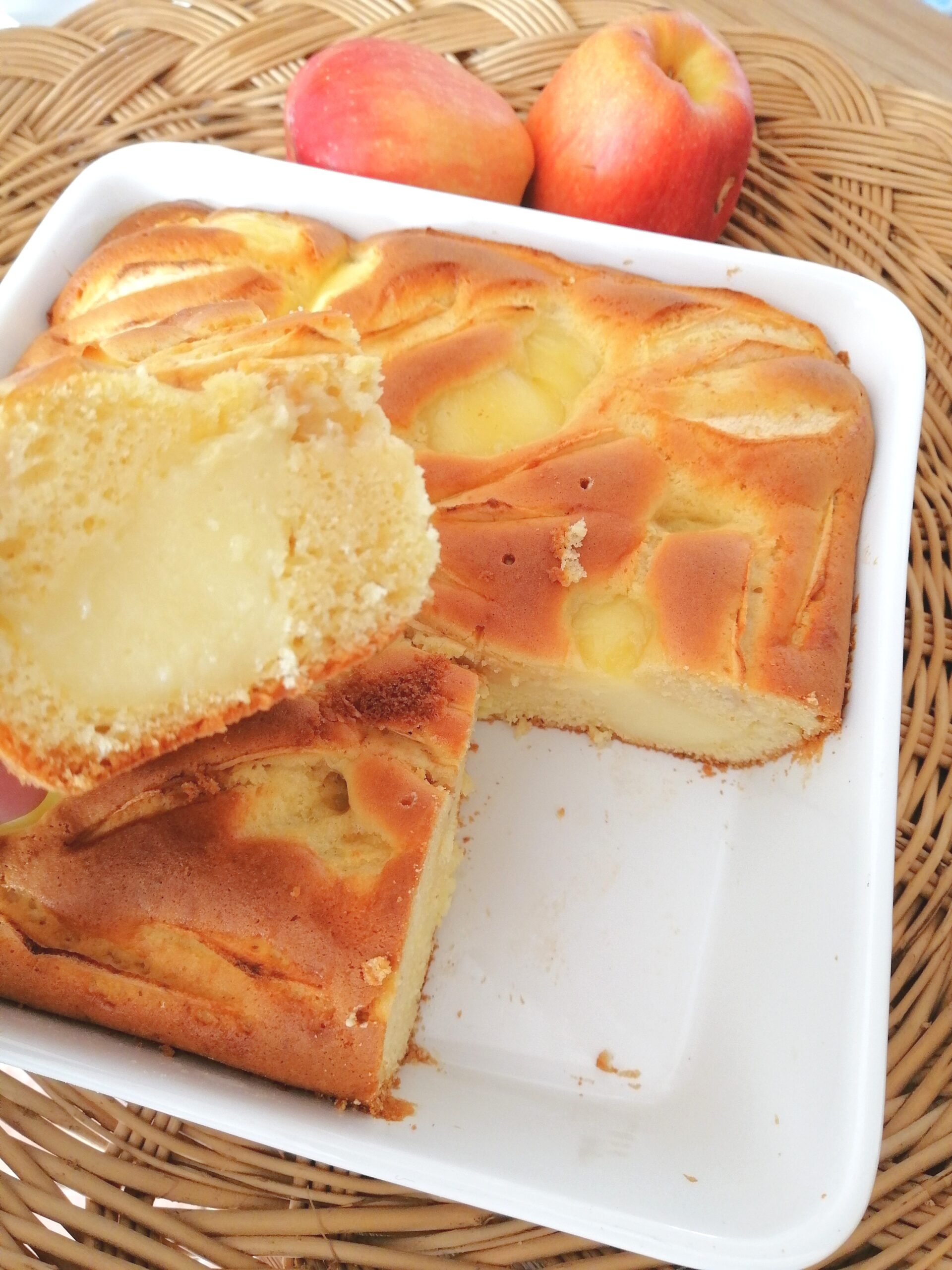 Bolo de Maçã e Creme Fofo